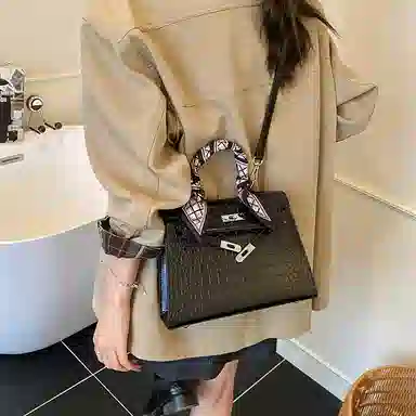 Miss Angel Shoulder Bag