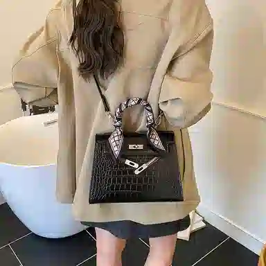 Miss Angel Shoulder Bag