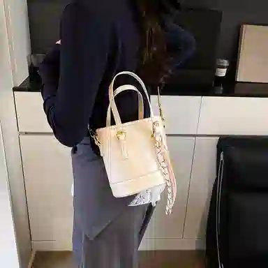 Miss Angel Bucket Bag