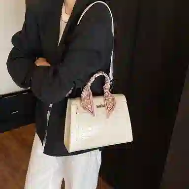 Miss Angel Shoulder Bag