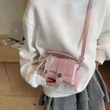 Miss Angel Boston Pillow Bag