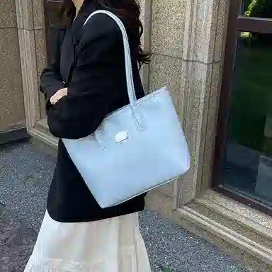 Miss Angel Shoulder Bag