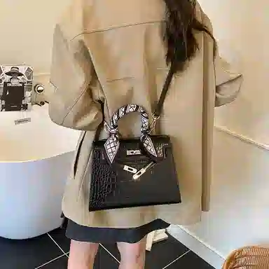 Miss Angel Shoulder Bag