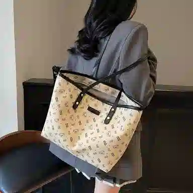 Miss Angel PU Tote