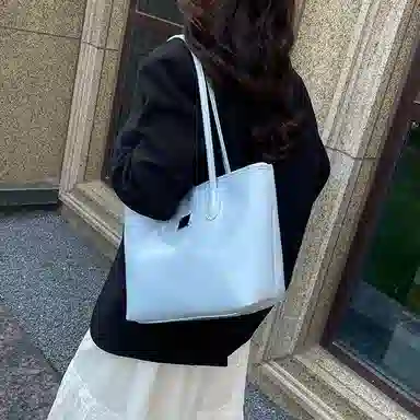 Miss Angel Shoulder Bag