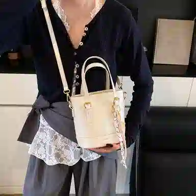 Miss Angel Bucket Bag