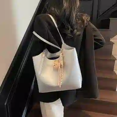 Miss Angel PU Tote