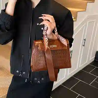 Miss Angel Shoulder Bag