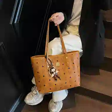 Miss Angel PU Tote