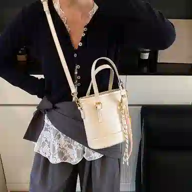 Miss Angel Bucket Bag