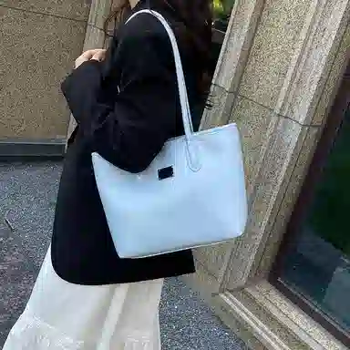 Miss Angel Shoulder Bag