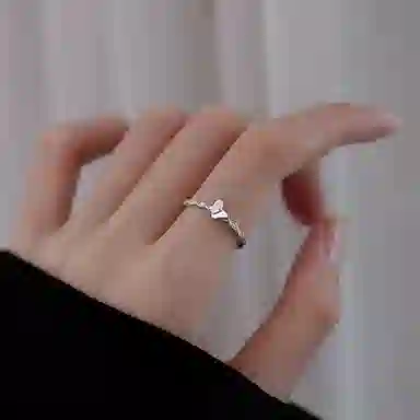 925