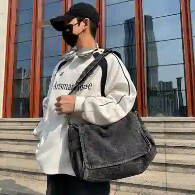 日系原宿复古时尚简约潮流 纯色百搭 牛仔布 斜挎包 男女同款情侣款 蓝色/黑色