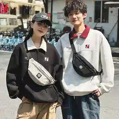 揽月 简约休闲慵懒风纯色涂鸦通勤百搭 尼龙 斜挎胸包 男女同款情侣款 多色