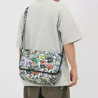 揽月 潮流印花个性百搭 尼龙 斜挎单肩包 男女同款情侣款 涂鸦色