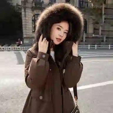 鸭鸭 小香风百搭连帽保暖中长款长袖羽绒服 女款