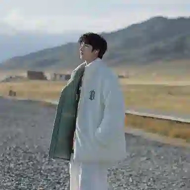 MEONBEON Reversible Embroidered Sherpa Jacket