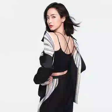 曼妮芬 可外穿美背免穿自带杯简约纯色裸感吊带 女款