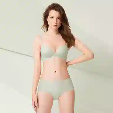 曼妮芬 纯色光面简约小胸聚拢收副乳文胸 女款