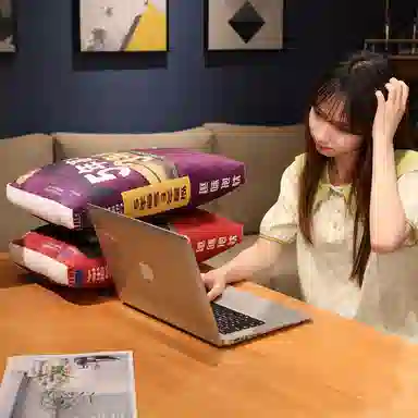 涩购 书本布娃娃 五年单身三年当狗创意柔软 玩偶周边