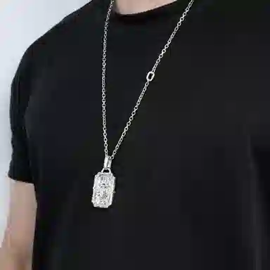 925