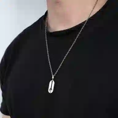 925