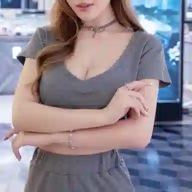 925