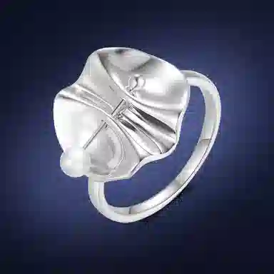 925
