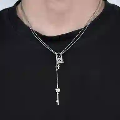 925