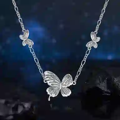 925