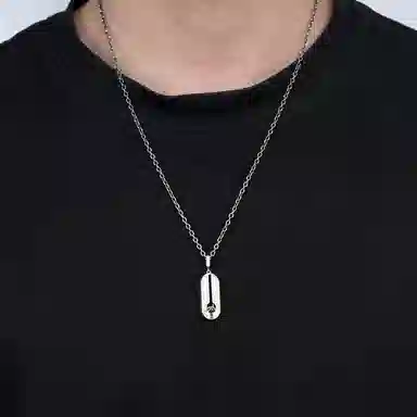 925