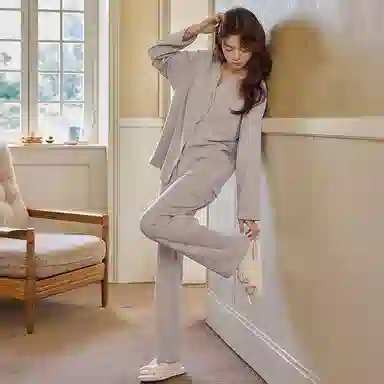 ins V
