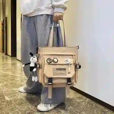 SUN ERATHU Tote