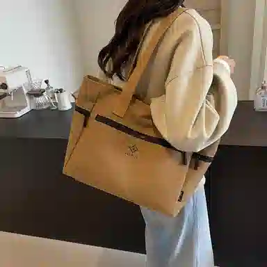 SUN ERATHU Tote
