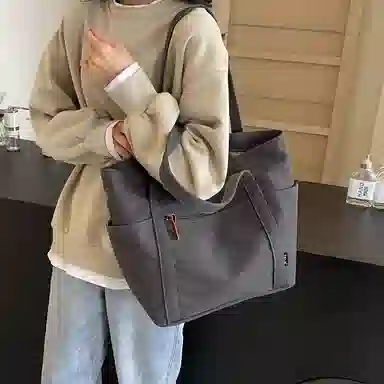 SUN ERATHU Tote