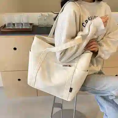 SUN ERATHU Tote