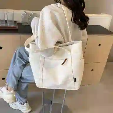 SUN ERATHU Tote