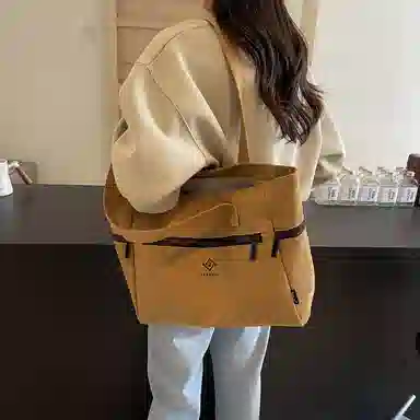 SUN ERATHU Tote