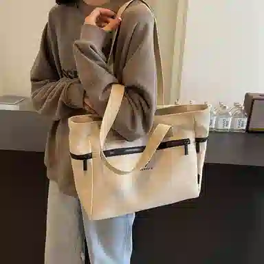 SUN ERATHU Tote