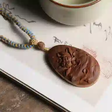 絮物 新中式国潮精工雕刻荷花 好事莲莲 富贵莲花转奢大牌简约设计  送礼  好运 老山檀 吊坠 男女同款情侣款