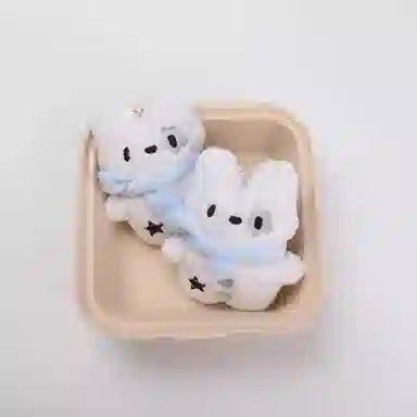 丹琴 可爱蓝围巾小狗公仔 少女心书包背包挂饰玩偶钥匙扣链 毛绒 挂件 男女同款情侣款