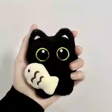 丹琴 摸鱼大眼黑猫 可爱治愈玩偶恶魔翅膀公仔书包背包挂饰创意 毛绒 挂件 男女同款情侣款