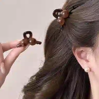 丹琴 美拉德樱桃小号抓夹高马尾公主边夹精致高级感刘海侧边碎发卡夹子 亚克力 发夹 女款