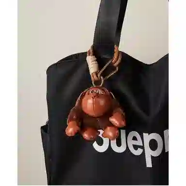 丹琴 丑萌大猩猩 创意小众玩偶公仔书包背包挂饰个性 皮质 挂件 男女同款情侣款