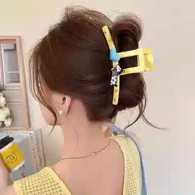 丹琴 可爱卡通彩钻小狗 甜美个性抓夹高级感后脑勺盘发鲨鱼夹子发卡头饰夏季 亚克力 发夹 女款