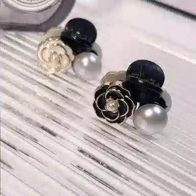 丹琴 山茶花公主头小抓夹气质小雏菊刘海夹侧边夹后脑勺半扎发卡 亚克力 发夹 女款