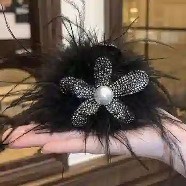 丹琴 花朵羽毛抓夹款秋冬后脑勺盘发猫猫鲨鱼夹子头饰 亚克力 发夹 女款