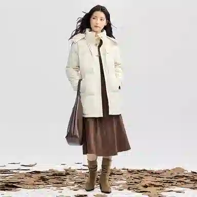 佐丹奴 飞机扣可卸帽梭织中长款舒适羽绒服 女款