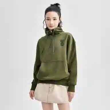 佐丹奴 心形字母刺绣抽绳立领半开襟针织卫衣 女款