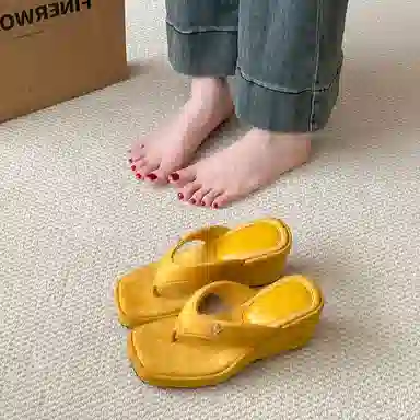 鹿向南 礼盒款 法式优雅 时尚潮流 舒适日常 简约百搭 防滑人字拖鞋 女款